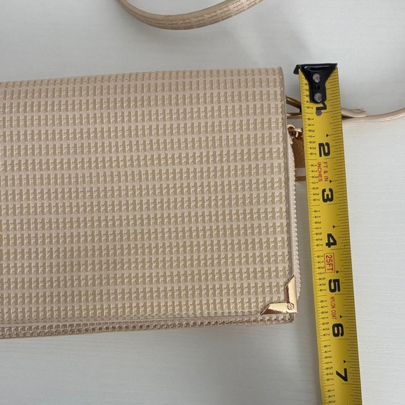 Urban Expressions Tan Crossbody Bag - Picture 12 of 12